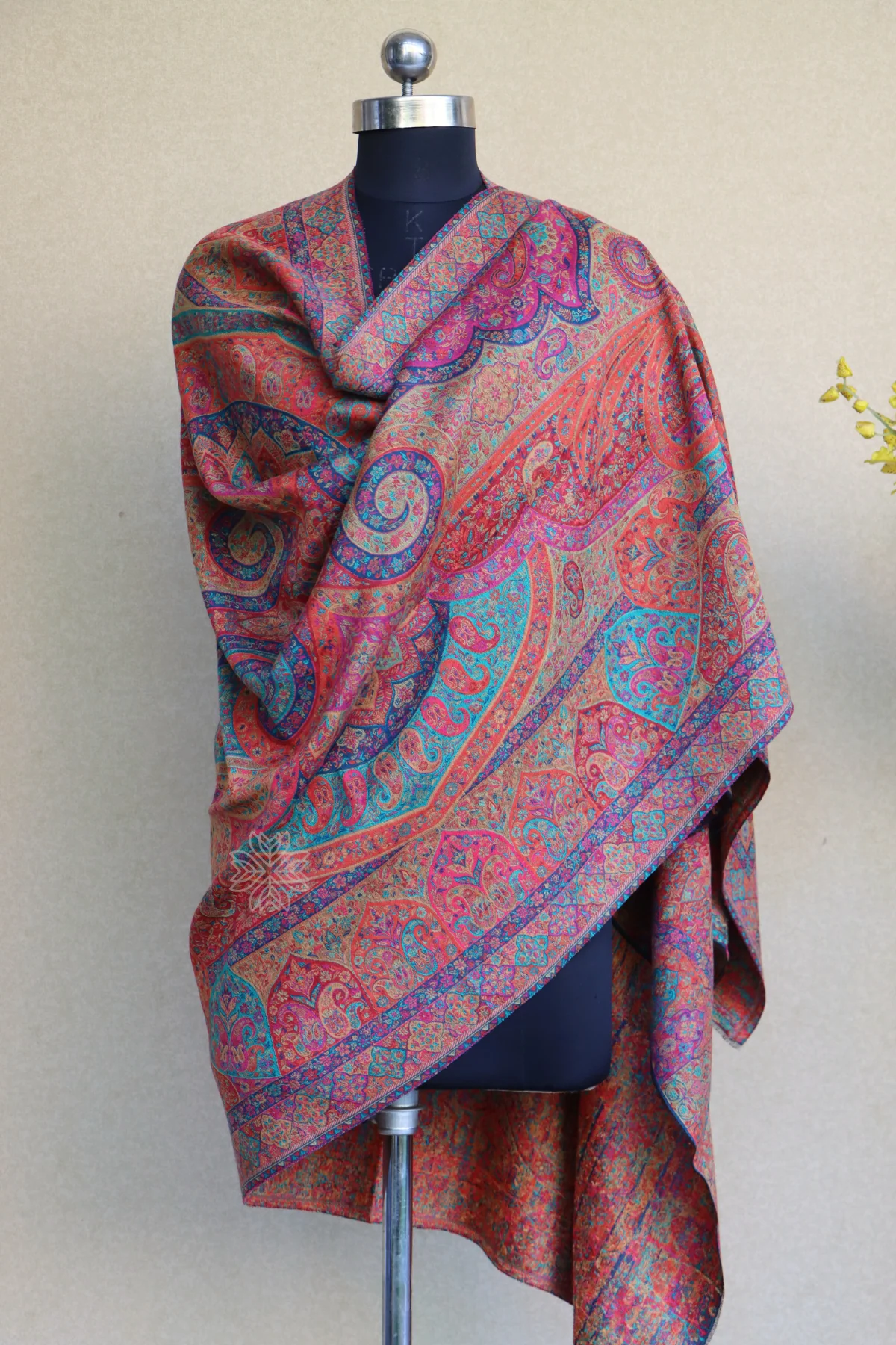 Jamawar Kani Shawl - Red and Gold